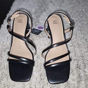 New, Wild Fable Black Sandals, size 5 1/2.